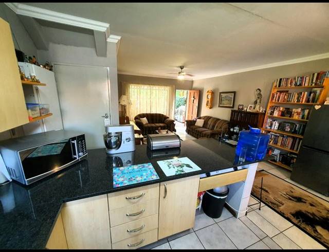 2 BEDROOM TOWNHOUSE FOR SALE IN ANNLIN